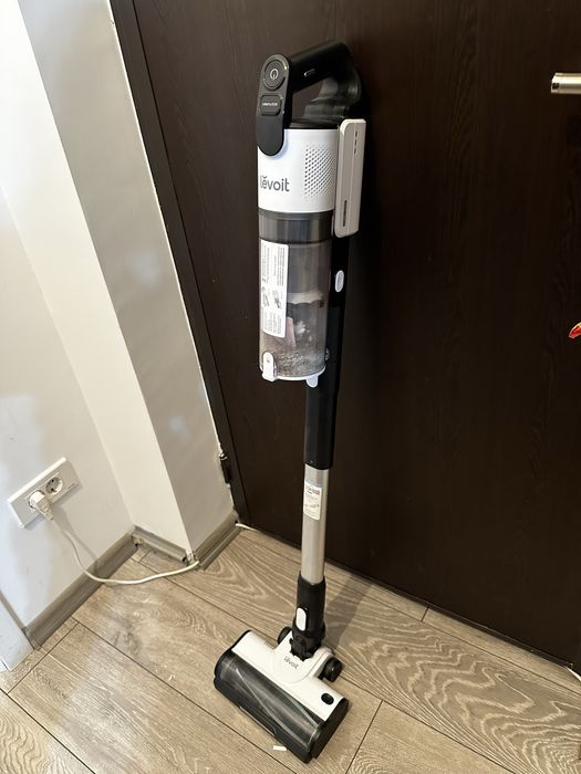 Aspirator vertical Levoit V200