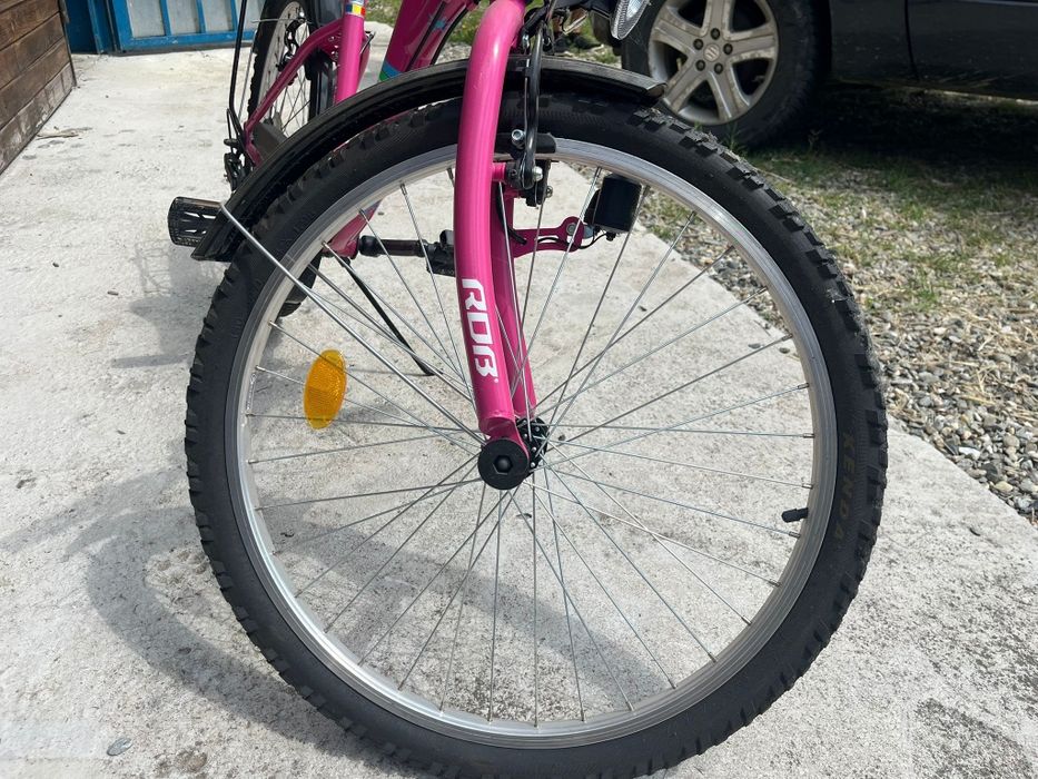 Bicicletă cu viteze și far