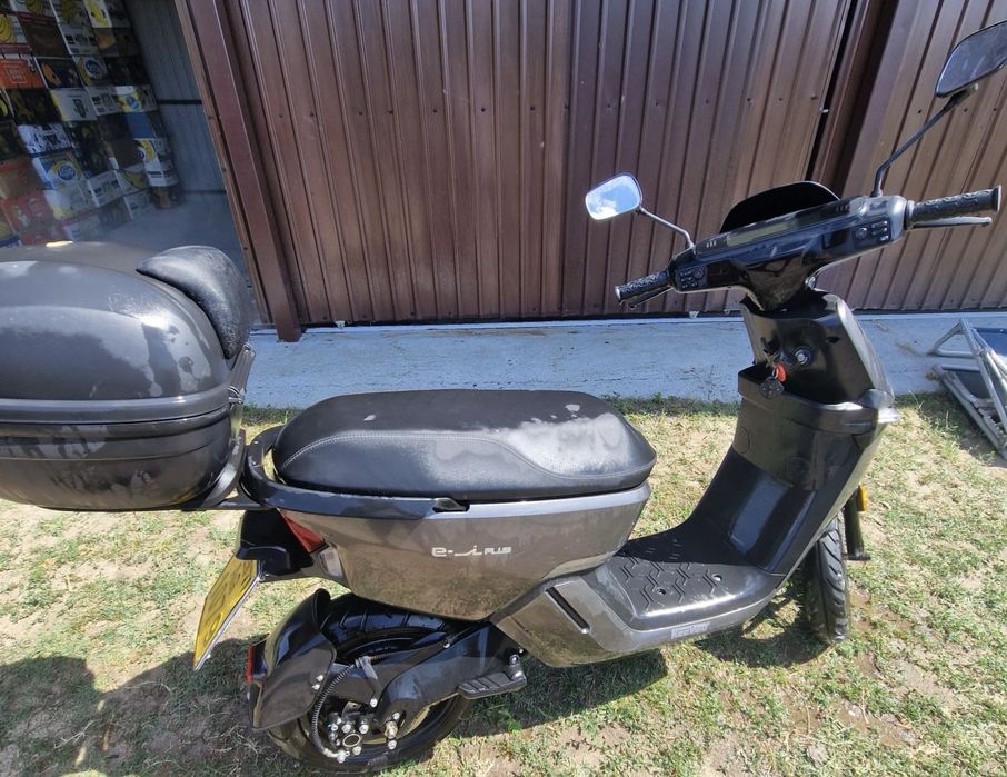 Scuter electric KEEWAY