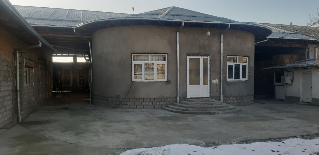Ховли уй сотилади