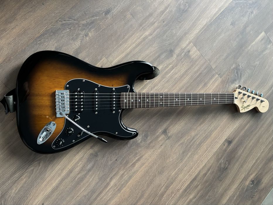 Комлект Fender Squier Affinity Stratocaster+ усилвател Champion-20