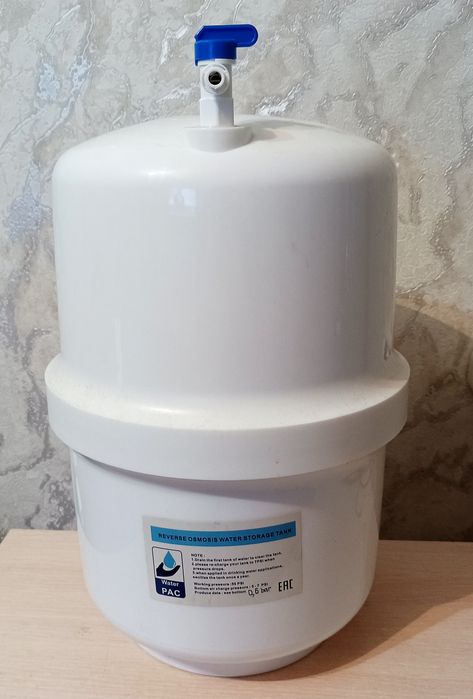 Накопительный бак для системы очистки воды