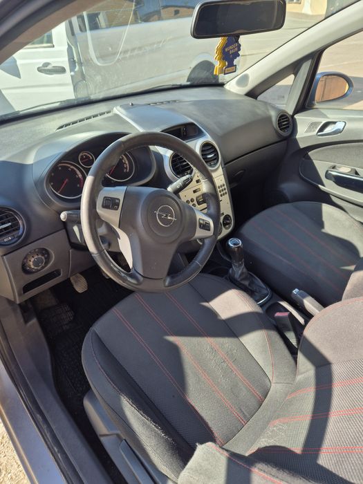 Opel corsa D 1.7