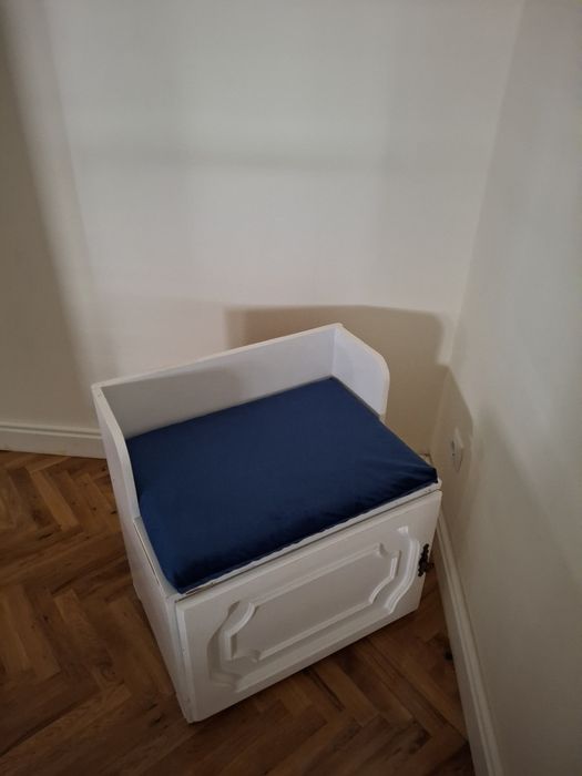 Vand set pentru hol compus din cuiet, bancuta si comoda