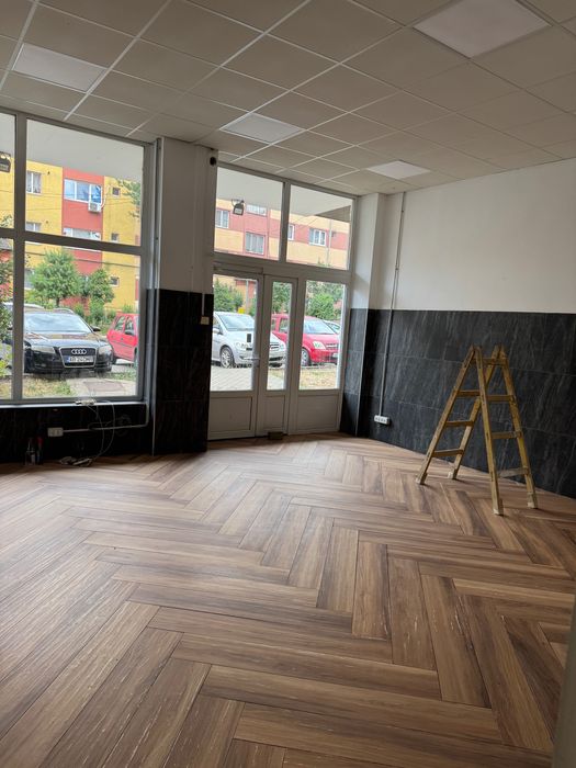 Închiriez spațiu comercial