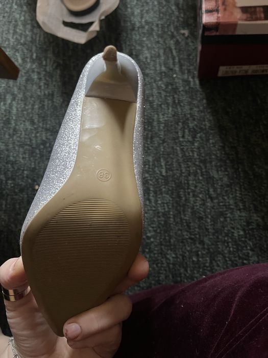 Ayollar tufligi kabluk