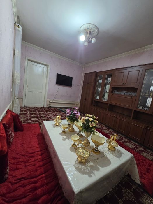 Kvartira sotiladi Angren 9-musiqa maktabi orqasida 3 xonali 2-qavat