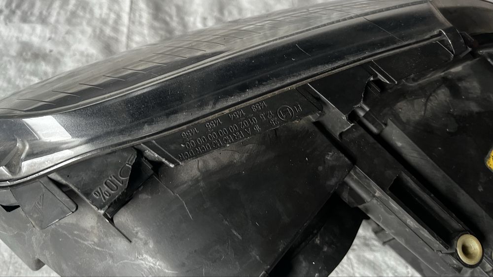 Volkswagen Caddy 2003- десен фар