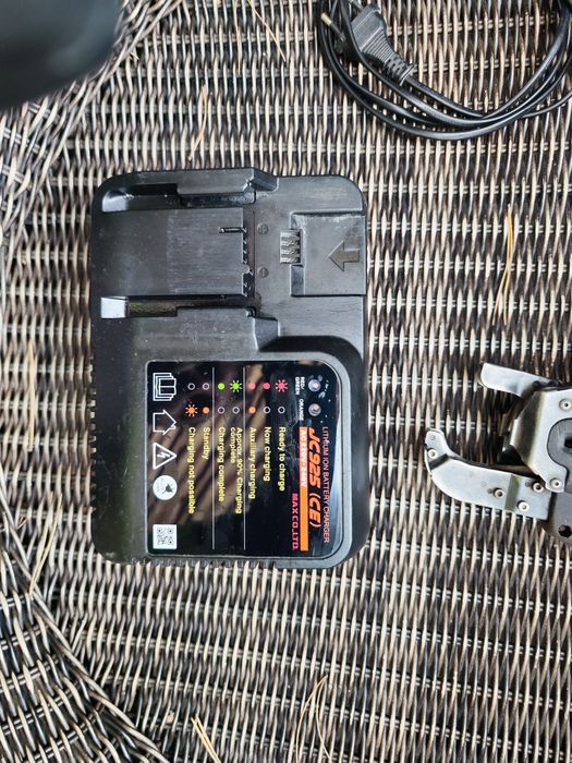 Pistol de legat fier beton Max 397