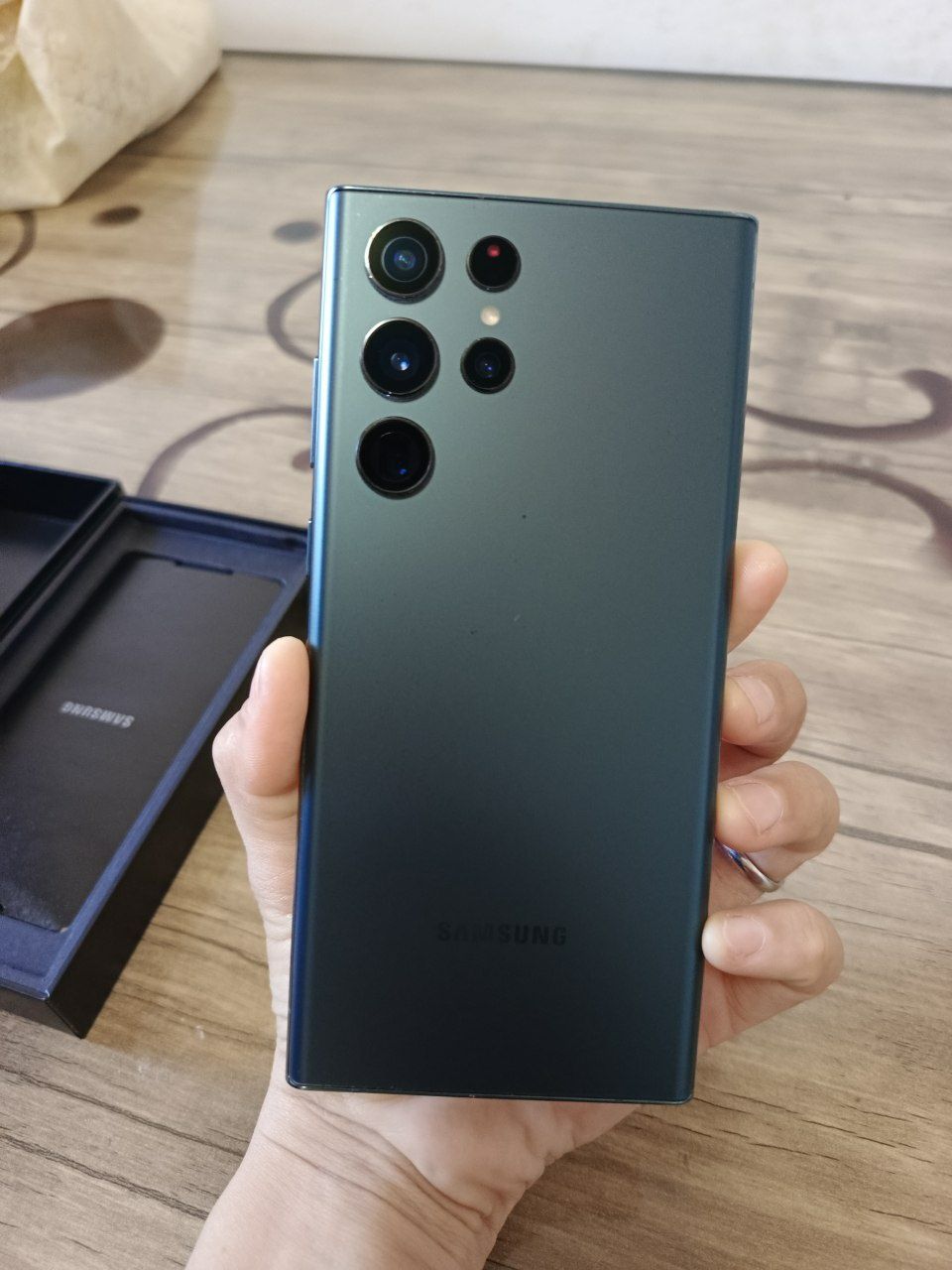 Samsung S22 Ultra sotiladi