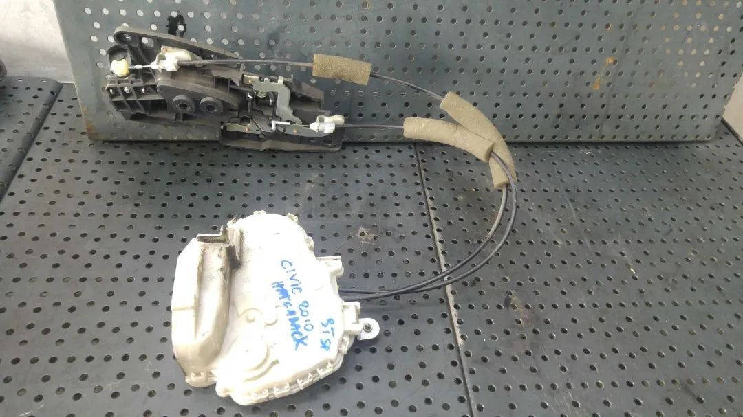 Maner interior cu broasca stanga spate honda civic 8 fn fk hatchback 72651smgg0 eul4903120a