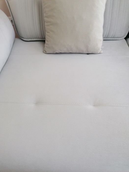 De vânzare 2 canapele și un fotoliu foarte puțin folosite. Sibiu.