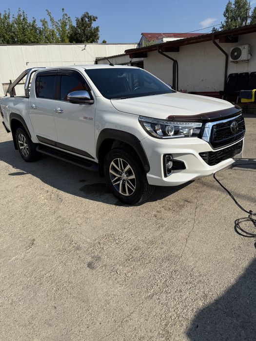 Toyota Hilux 2.4 D-4D 4x4 Selection