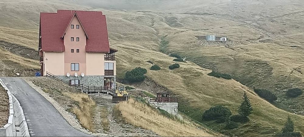 Proprietar vând parcele de teren intravilan Rânca