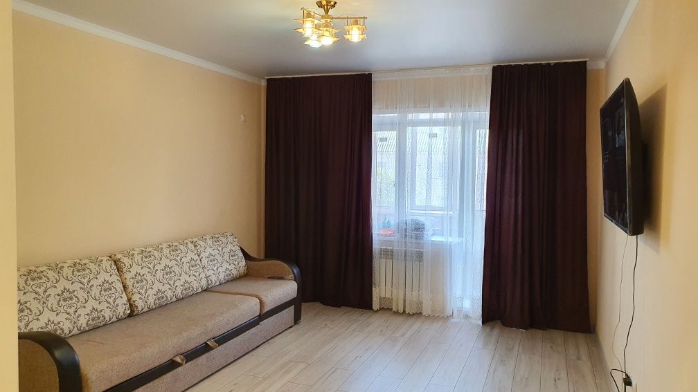 Сдаётся 2-ком.кв. ЦУМ,Wi-Fi,Плазма.