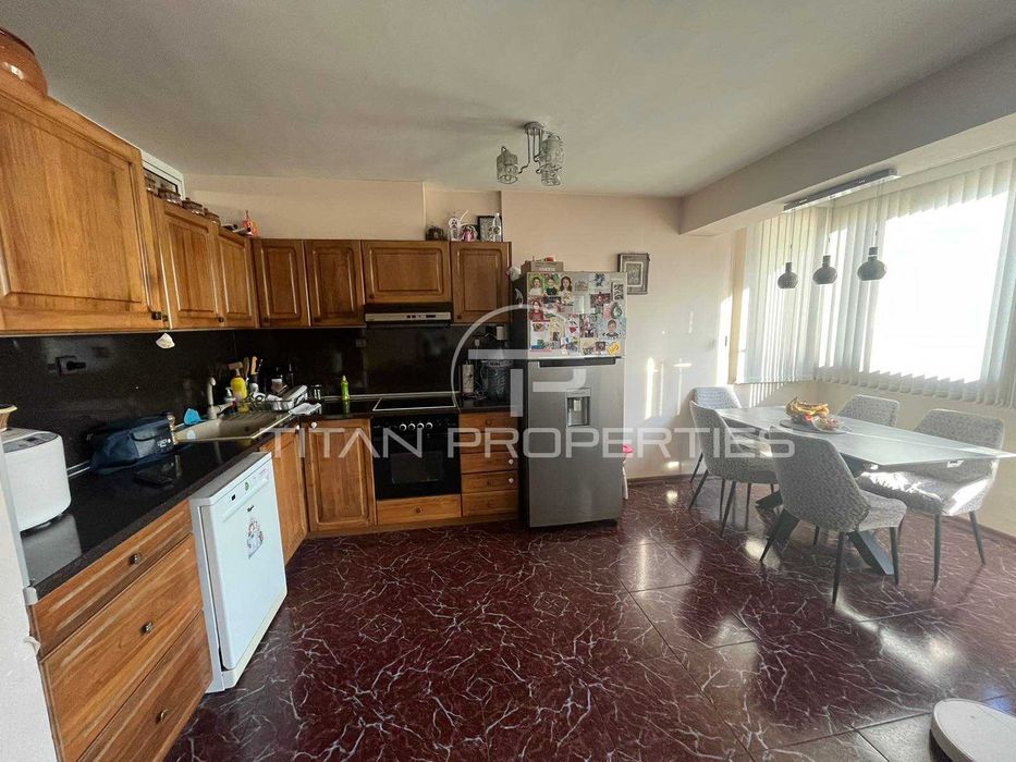 Продава се Тристаен апартамент в Пловдив, Кючук Париж - 110 кв.м за 1255 €/кв.м - Снимка #2