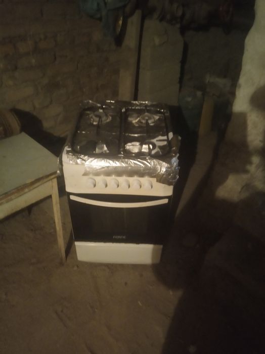 Газовая плита.в рабочем состоянии.