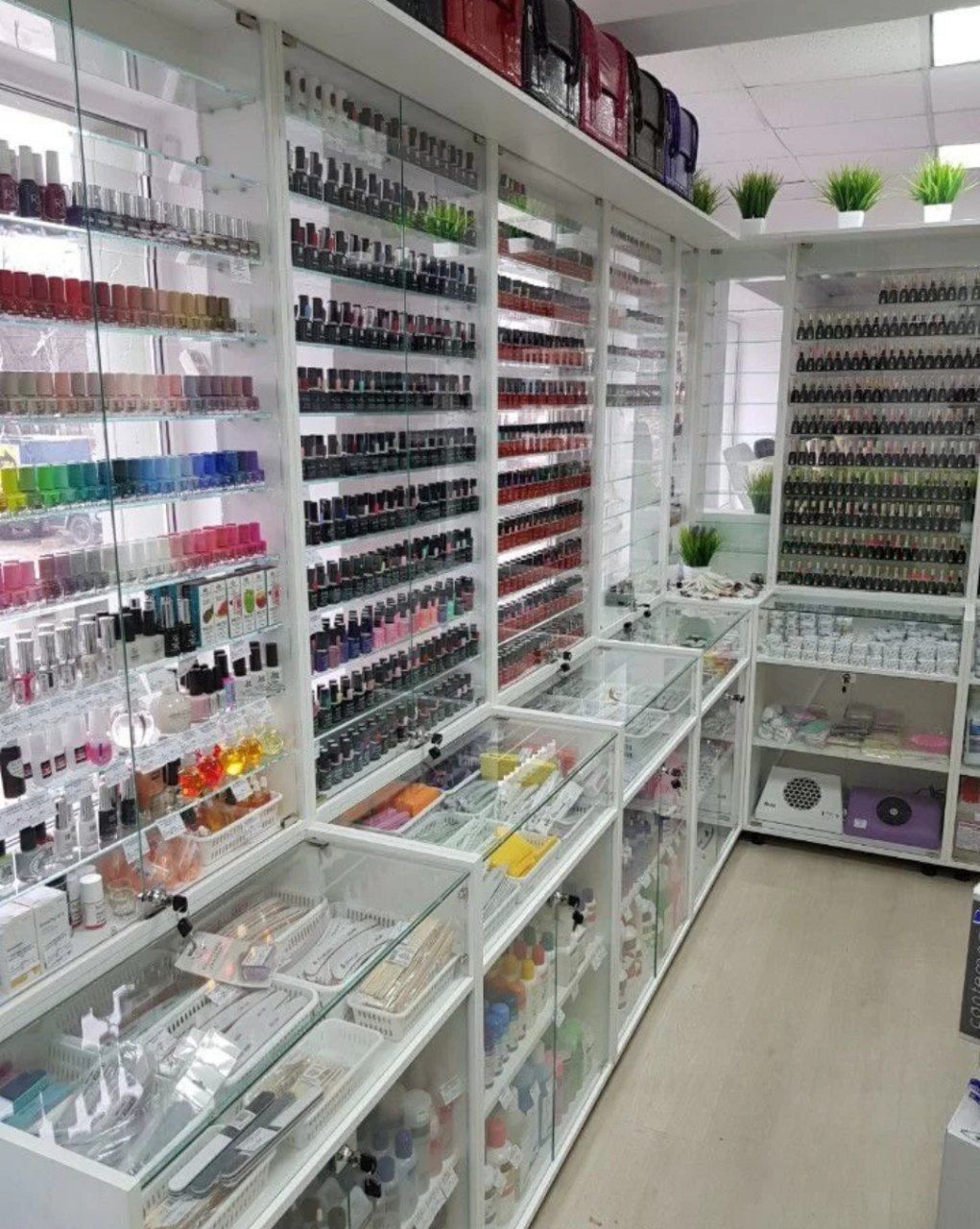 Poʻlka vitrina yasab beramiz qulay narxlarda