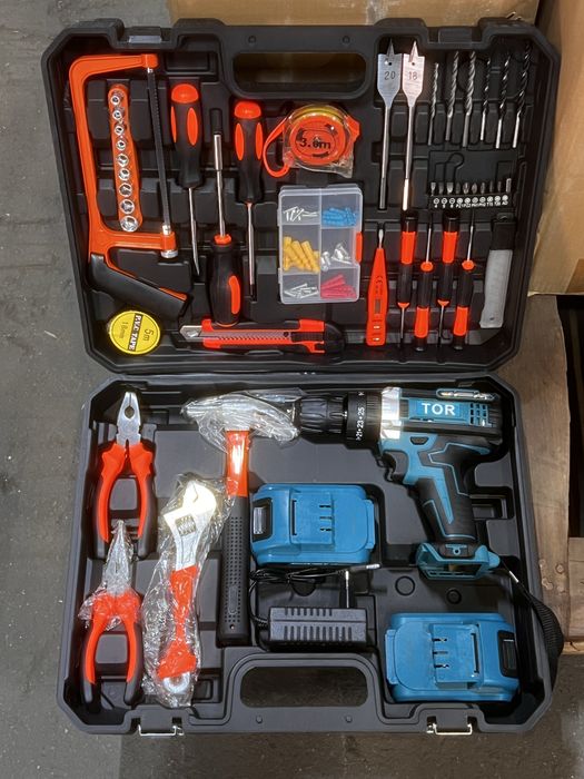 Шуруповерт в наборе 50в1