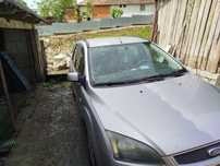 Vând sau schimb Ford focus 2 cu remorca auto