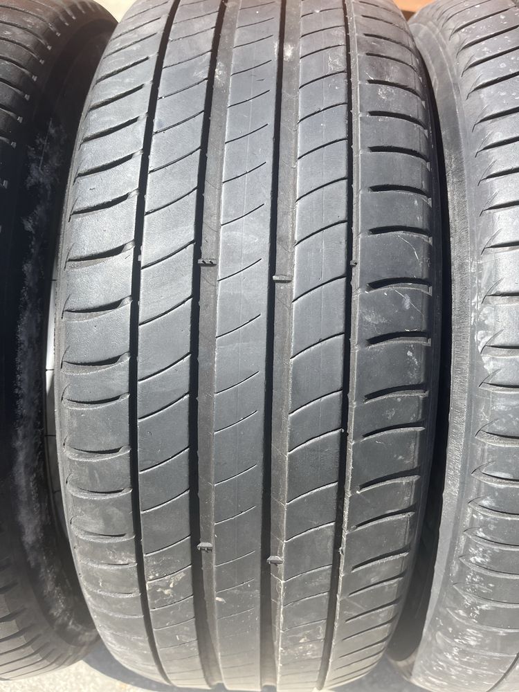 4 бр. летни гуми 215/55/17 Michelin DOT 1018 5-5,5 mm