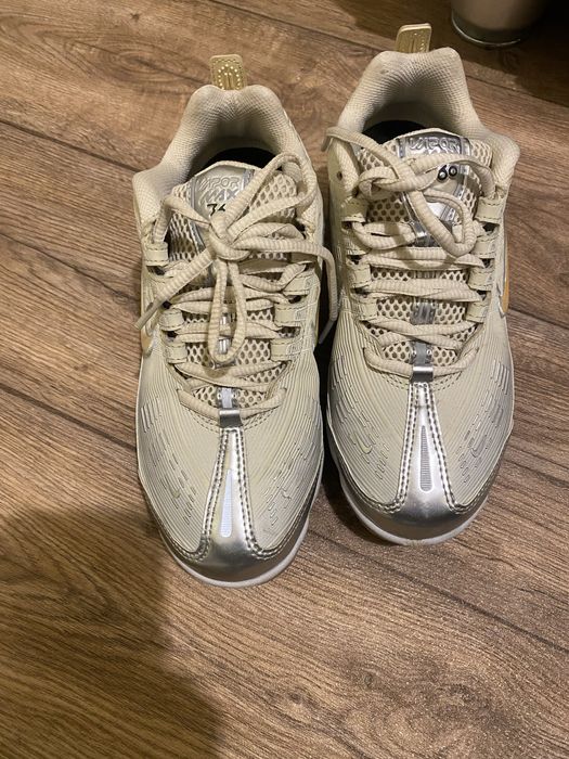 Маратонки Asics, Reebok, Nike