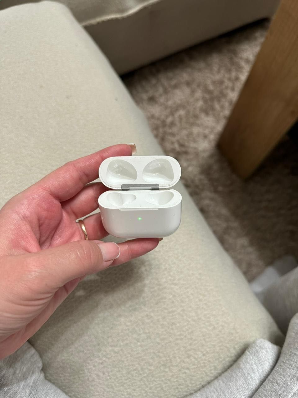 Apple AirPods case series 3