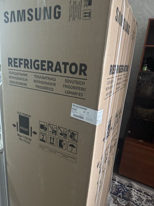 Холодильник Samsung