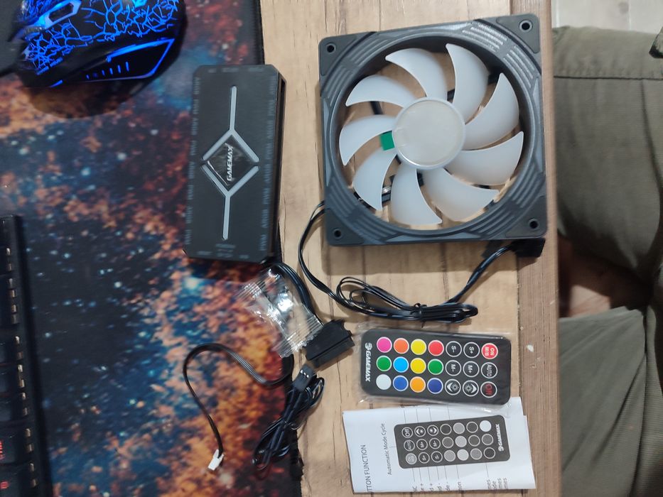 Кулер с пультом управление подсветка и вращение кулеров управляется