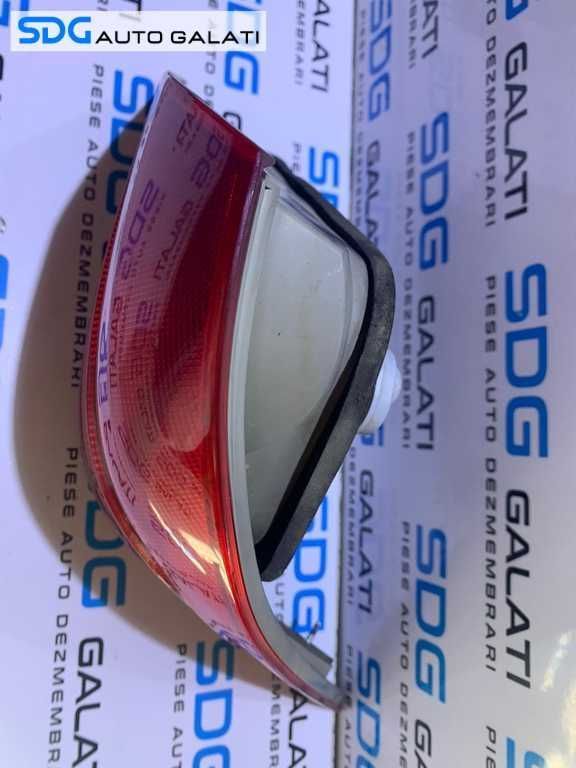 Tripla Lampa Stop Dreapta Mercedes C - Class Berlina Sedan W203 2000 - 2004 Cod 2038200264 2038200264R