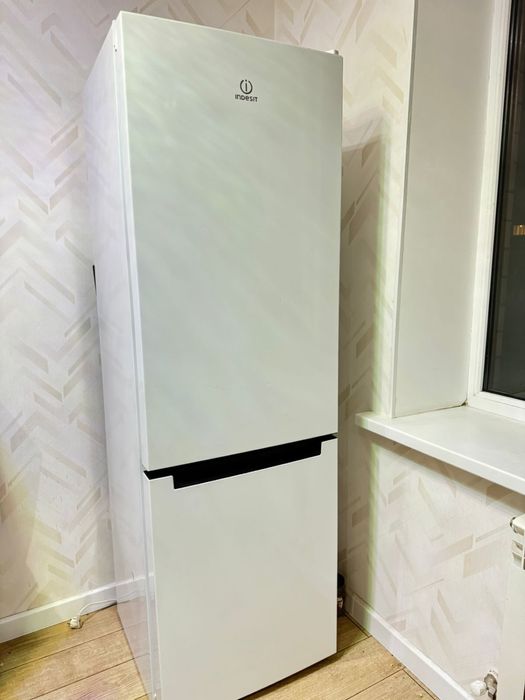 Техника для кухни: Холодильник