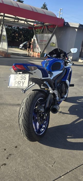 suzuki gsxr k8 750