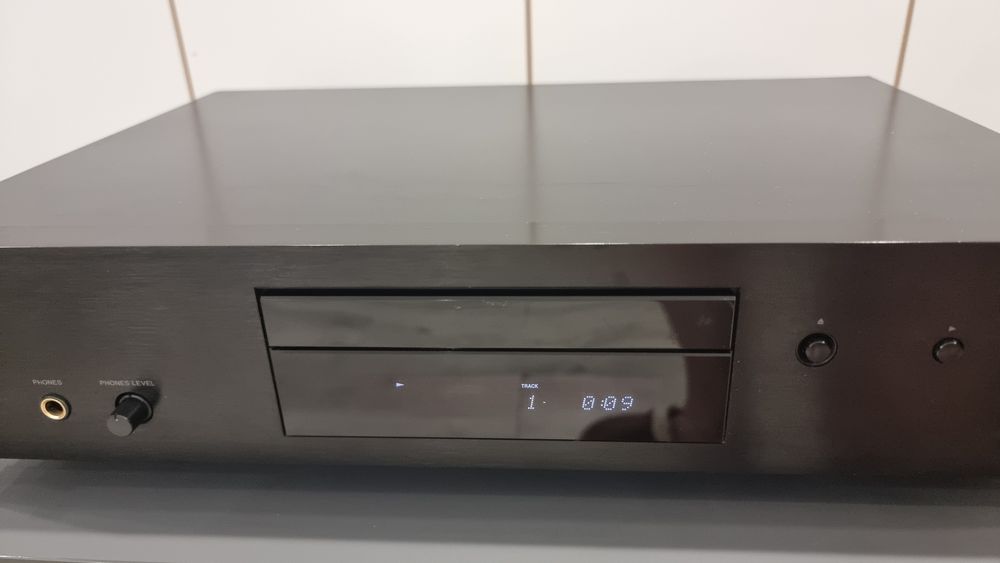 Compact disc player Pioneer  PD -  30 AE