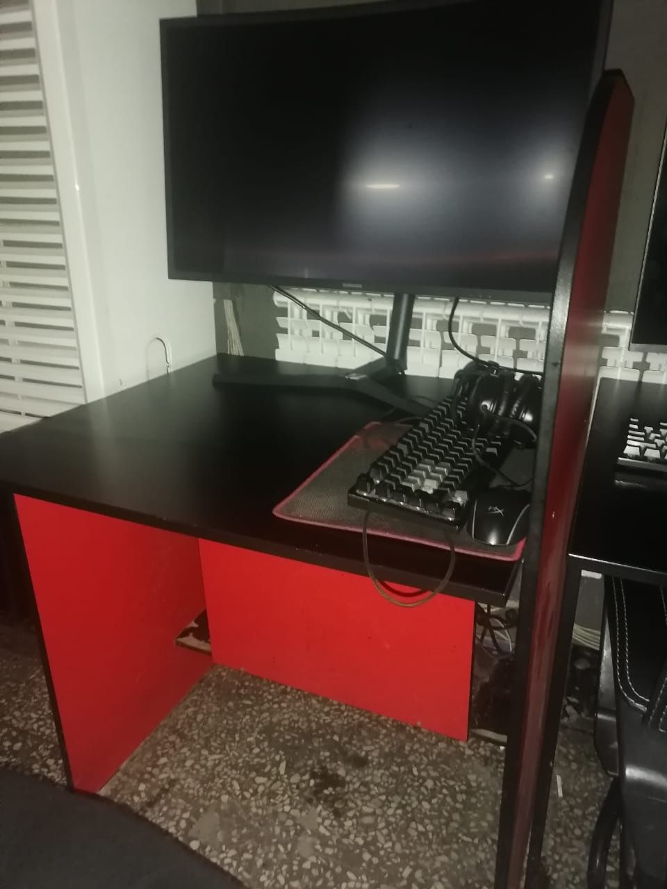 Компьютерный стол ( стол для компьютера)