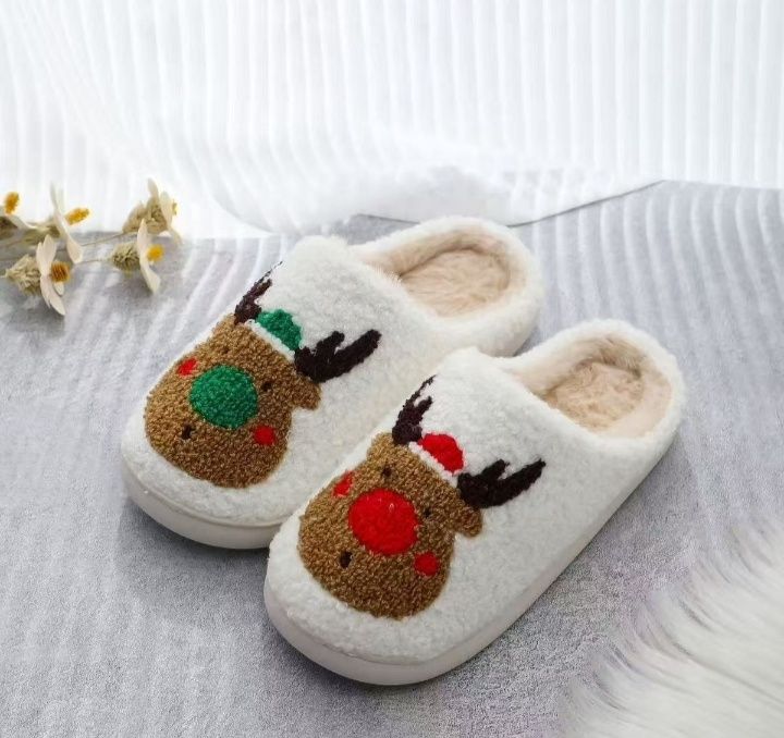 Домашние тапочки с новогодней тематике