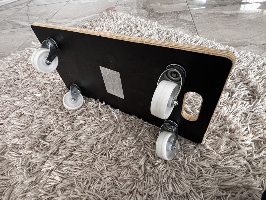 Подвижна поставка за трянспортиране на тежки неща