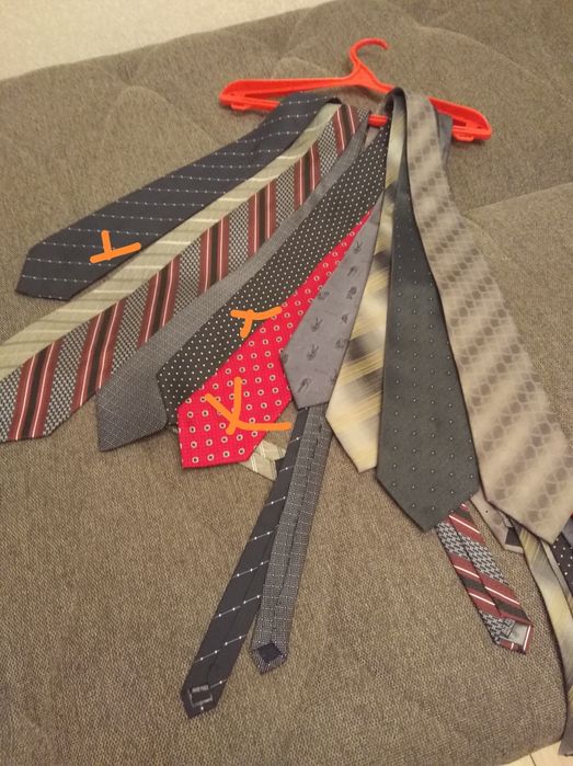 Галстуки мужские в отличном состоянии