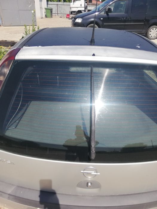 Vindem opel corsa c 1,2 benzina an 2003