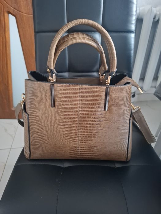 Дамска Чанта. Бежова.