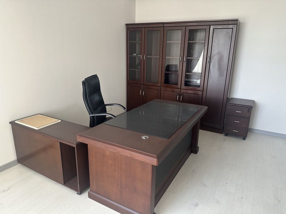 Офисная мебель в комплекте