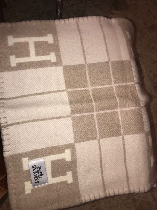 Hermes одеало и възглавница