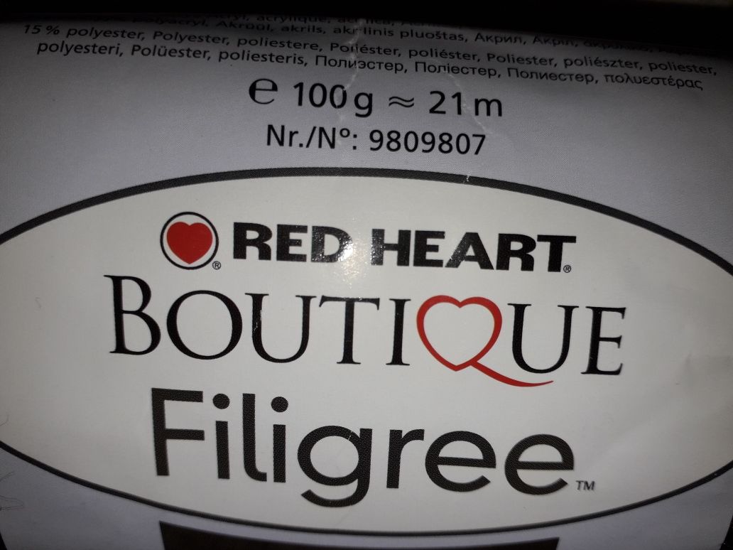 Material crosetat fular Red Heart Boutique Filigree