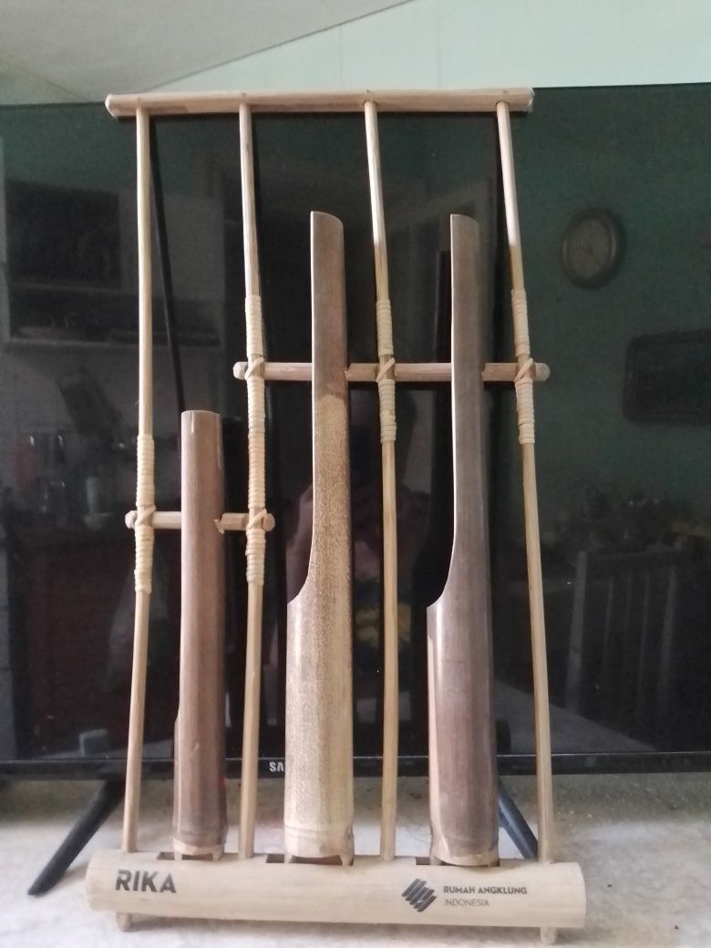 Продам музыкальный инструмент Индонезии Ruman Angklung