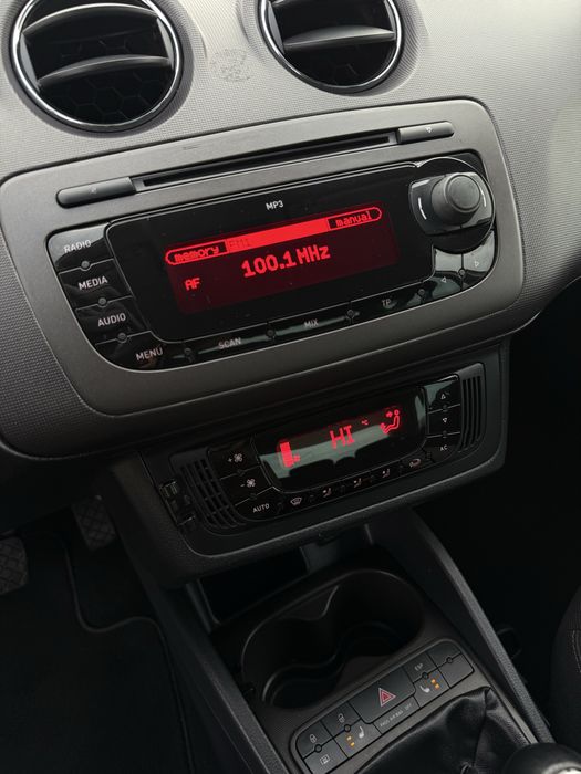 * Vând Seat Ibiza ST * 2013 * Euro 5 * // FACELIFT // *Carte service*