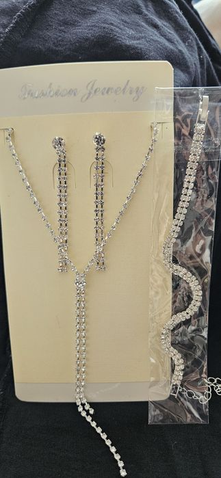 Колие, обици и гривна