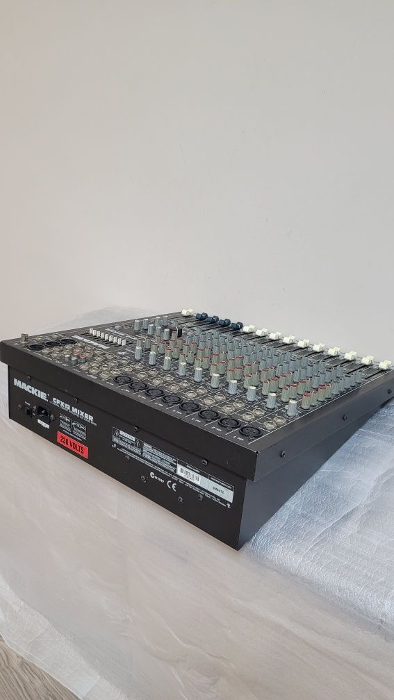 Аудио миксер- пулт Mackie CFX16 MK2