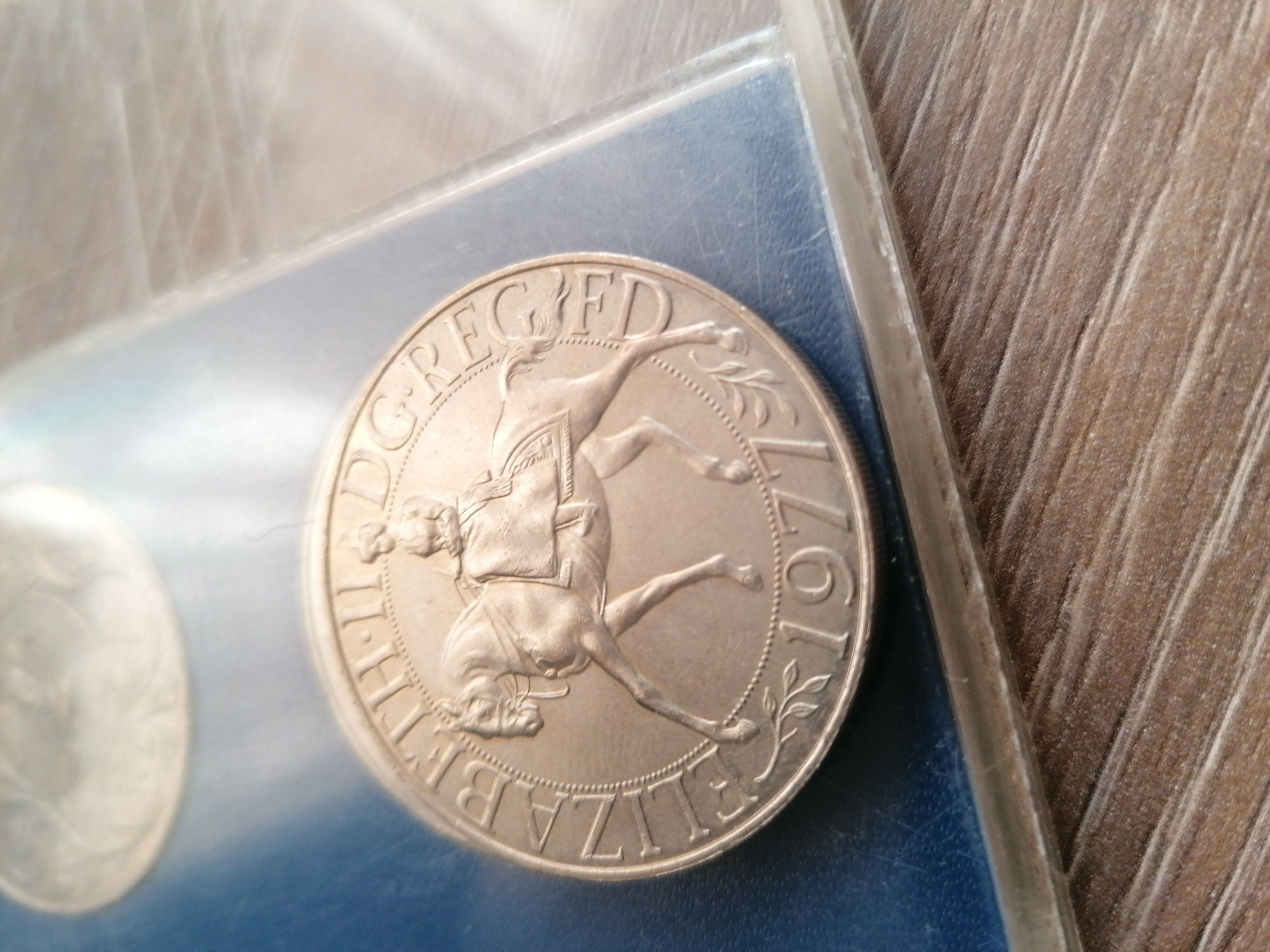 Moneda Anglia 1977