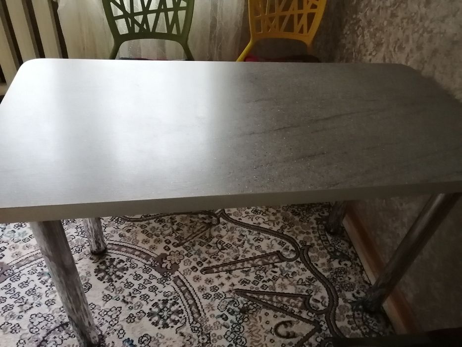 Продам обеденный стол