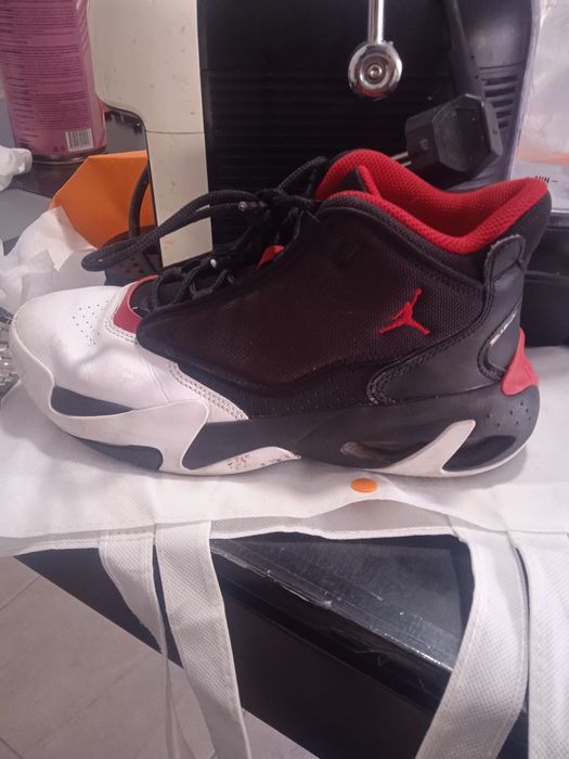 Оригинални Nike Jordan 37,5