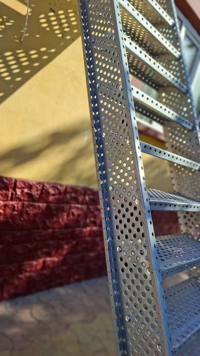 Scarii zincate metalice galvanizate exterioare